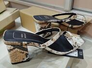 Grajewo ogłoszenia: Klapeczki na słupku. Piękne i super wyglądają na nodze.... - zdjęcie