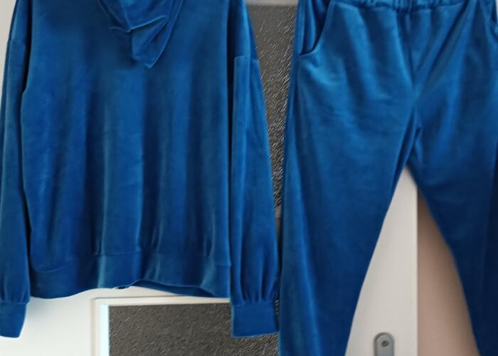 Grajewo ogłoszenia: Sprzedam dres welurowy róż uniwersalny.Stan b dobry.Odbior Grajewo.