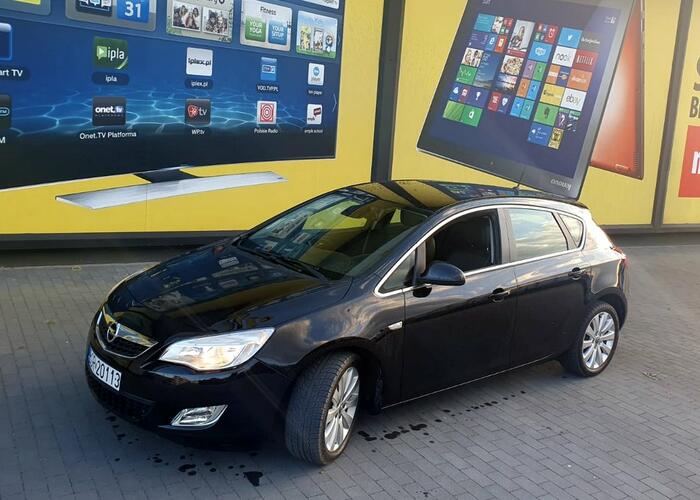 Grajewo ogłoszenia: Na sprzedaż zadbane autko jakim jest Opel Astra J z silnikiem 1.7...